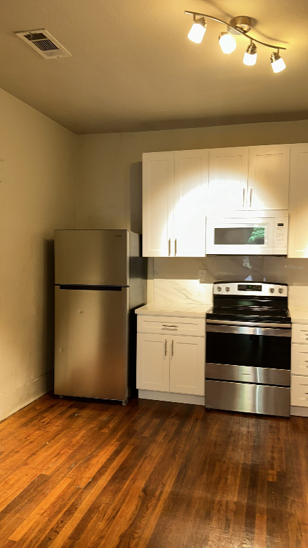 1517 N 11th St - Photo 5 of 12