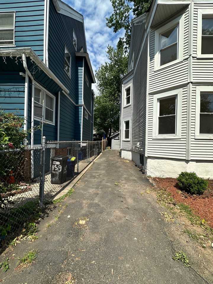 163 Greenwood Ave - Photo 2 of 34