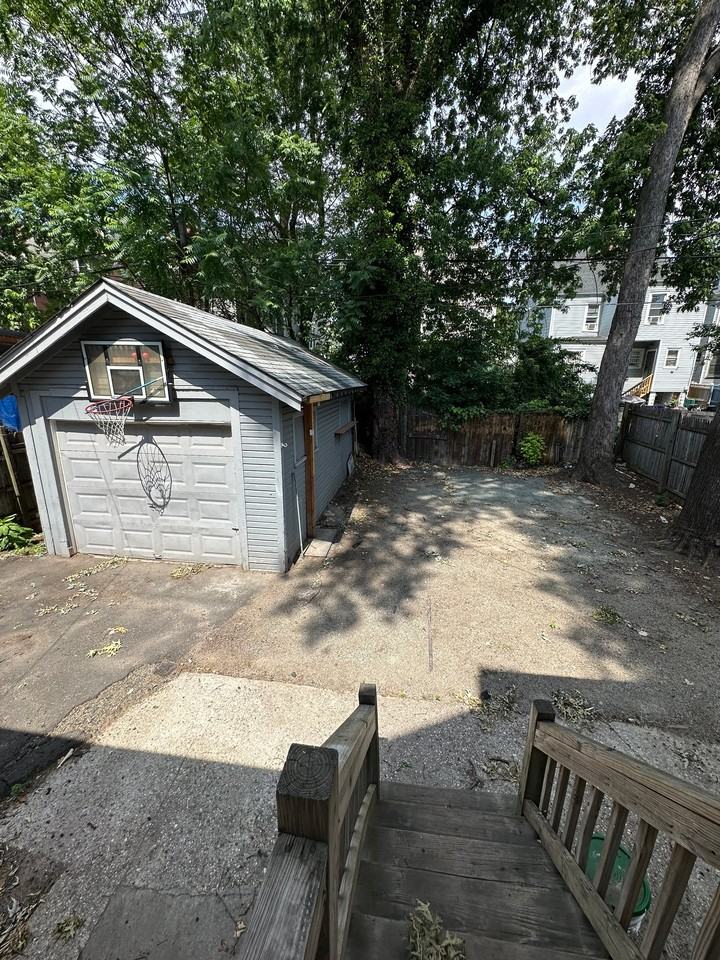 163 Greenwood Ave - Photo 4 of 34