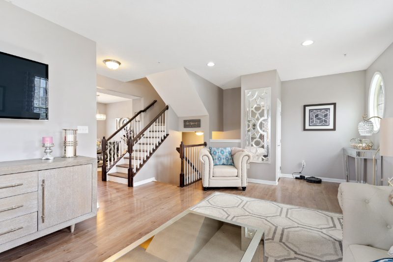 328 Aprilmae Way - Photo 4 of 27
