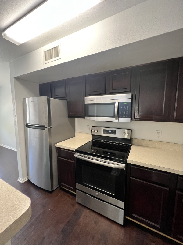 9817 Walnut St #210 - Photo 4 of 36