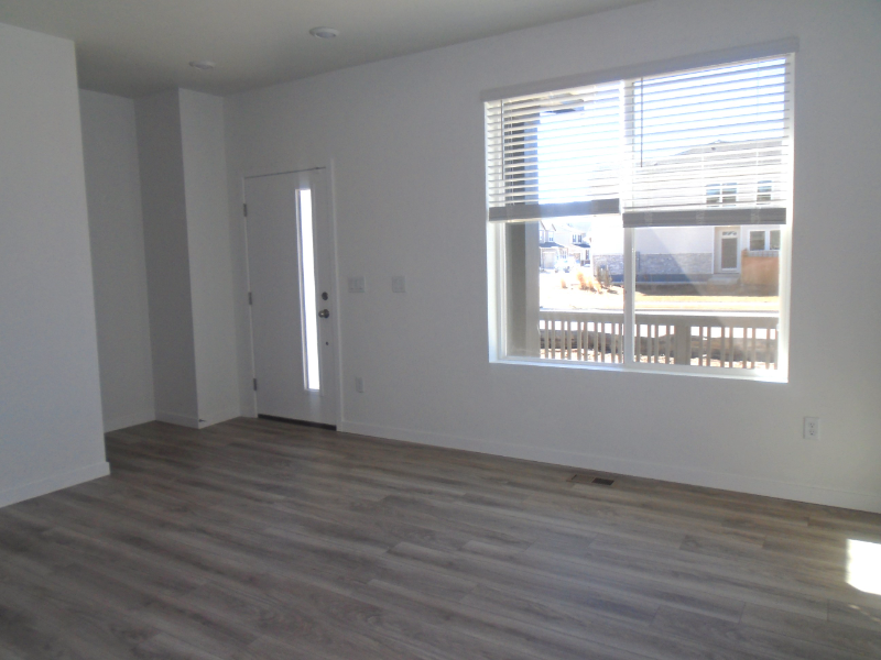 5378 Second Ave - Photo 7 of 20