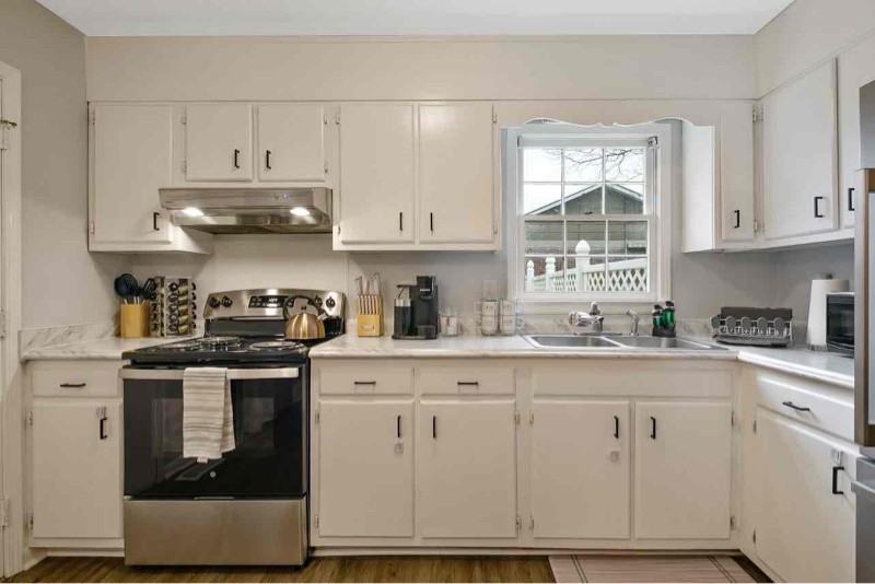 5882 Hunting Ridge Rd - Photo 5 of 13