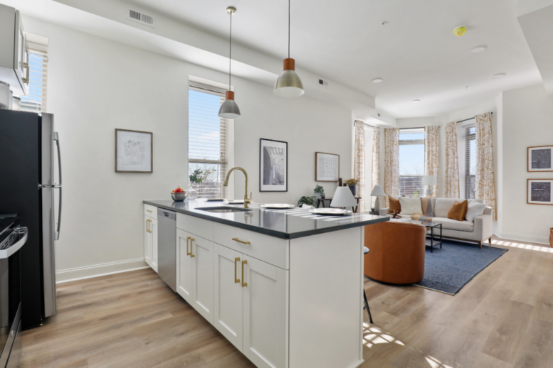2201 Brookfield Ave #B02 - Photo 7 of 11