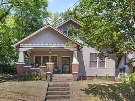 featured image of 1029 E 5th St