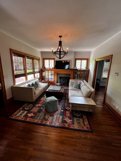 1029 E 5th St - Photo 4 of 19