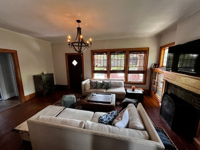 1029 E 5th St - Photo 6 of 19