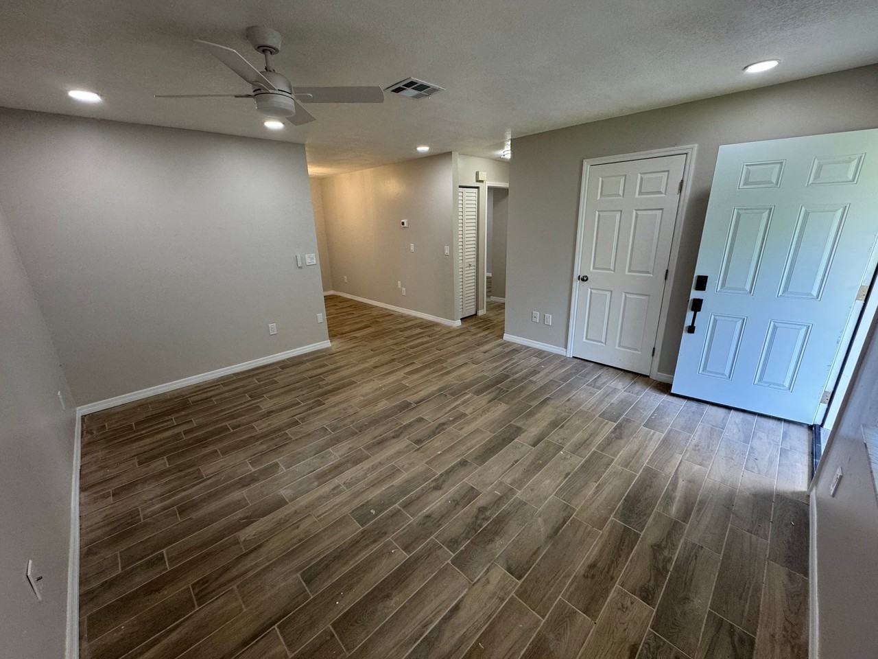 21514 Campbell Dr #21512 - Photo 3 of 11