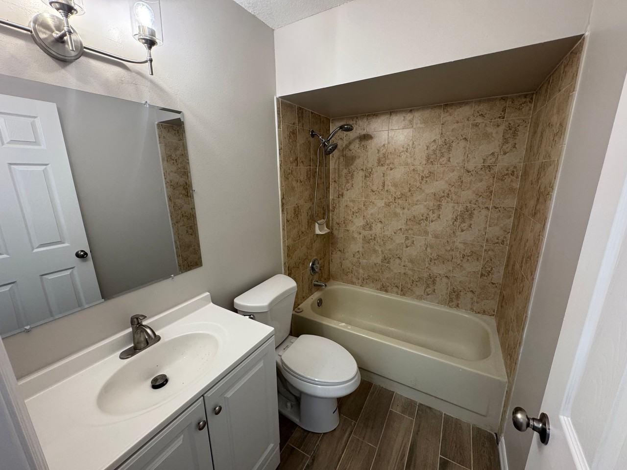 21514 Campbell Dr #21512 - Photo 6 of 11