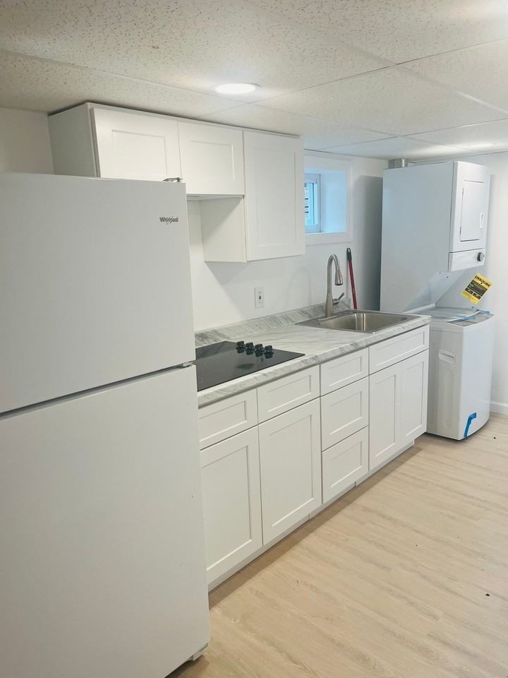143 Church Ave - Photo 5 of 5