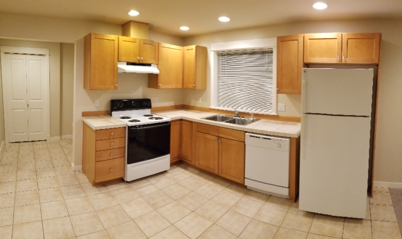 1813 S Bush Pl #E - Photo 4 of 15