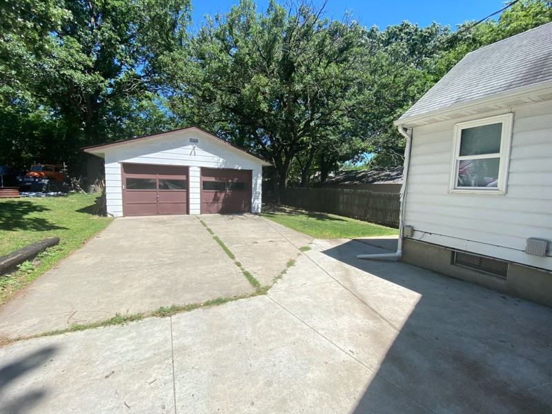 630 W Linden St - Photo 2 of 14