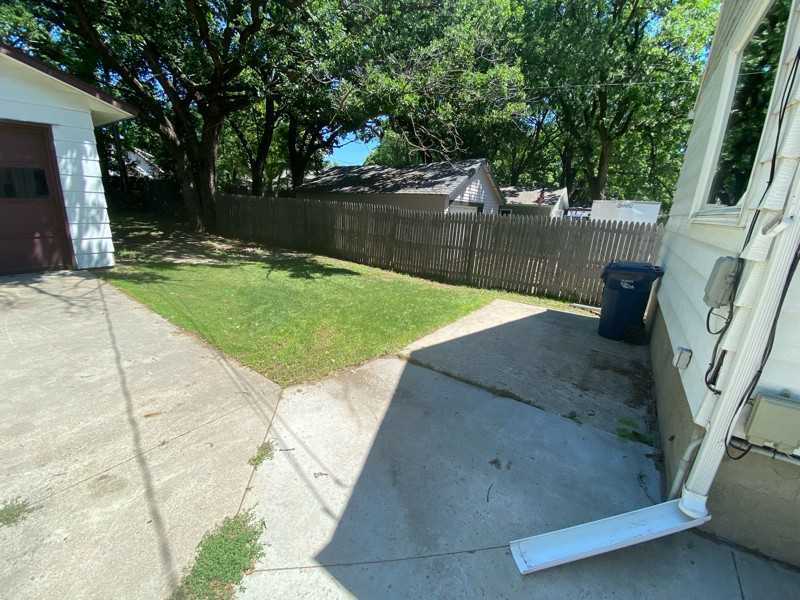 630 W Linden St - Photo 3 of 14