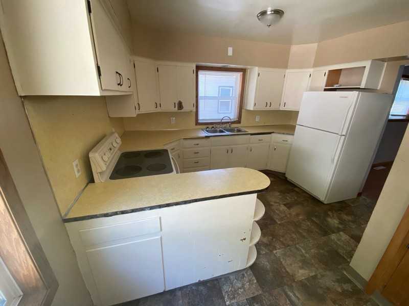 630 W Linden St - Photo 4 of 14