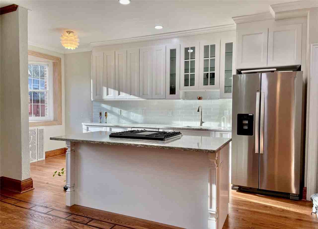 2928 163rd St - Photo 2 of 2