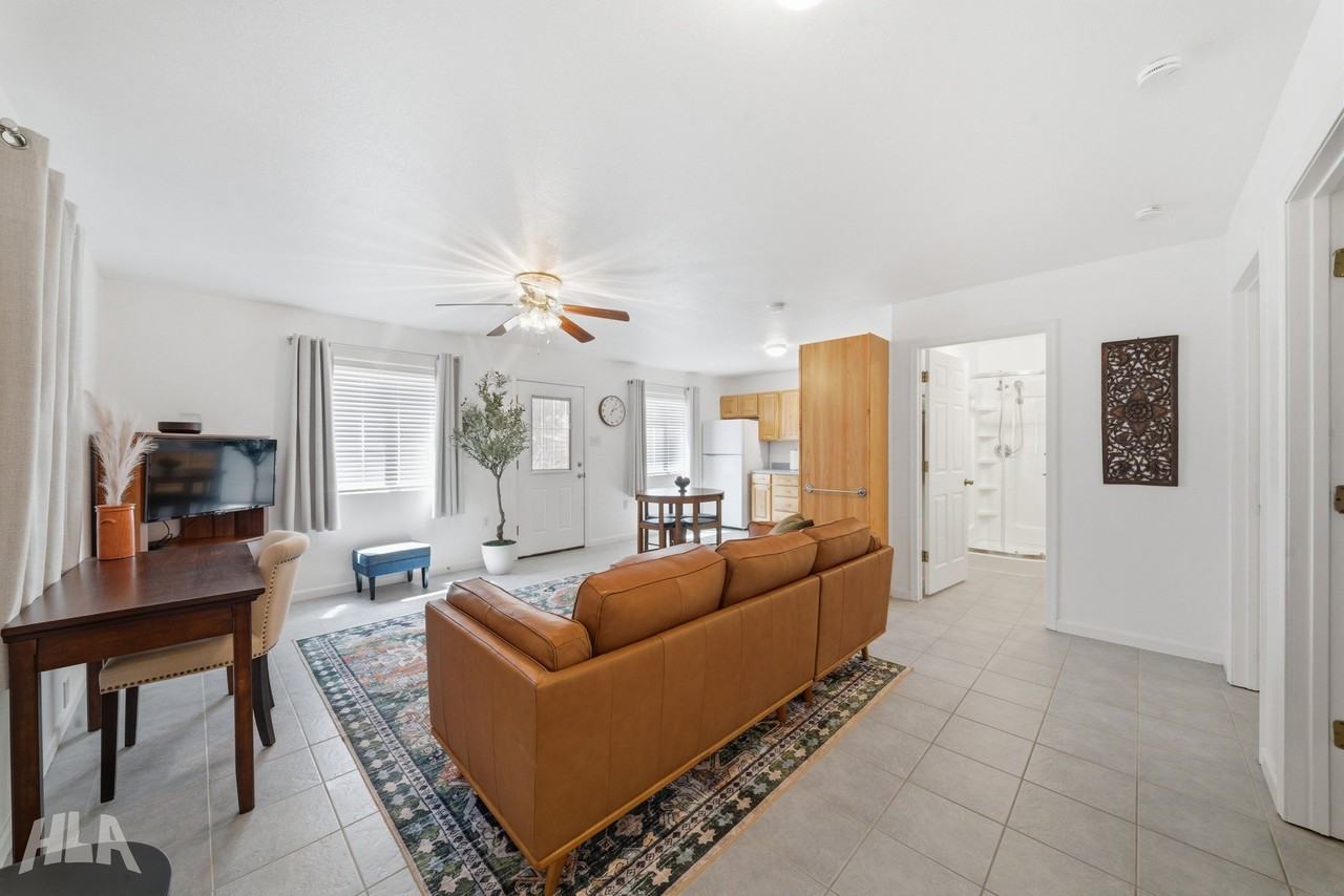 10237 S Avenida Compadres - Photo 4 of 14