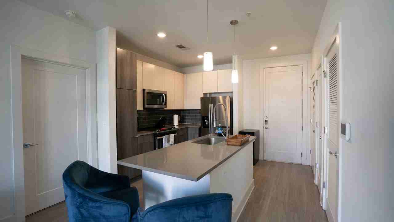 1888 Emery St Nw - Photo 2 of 14