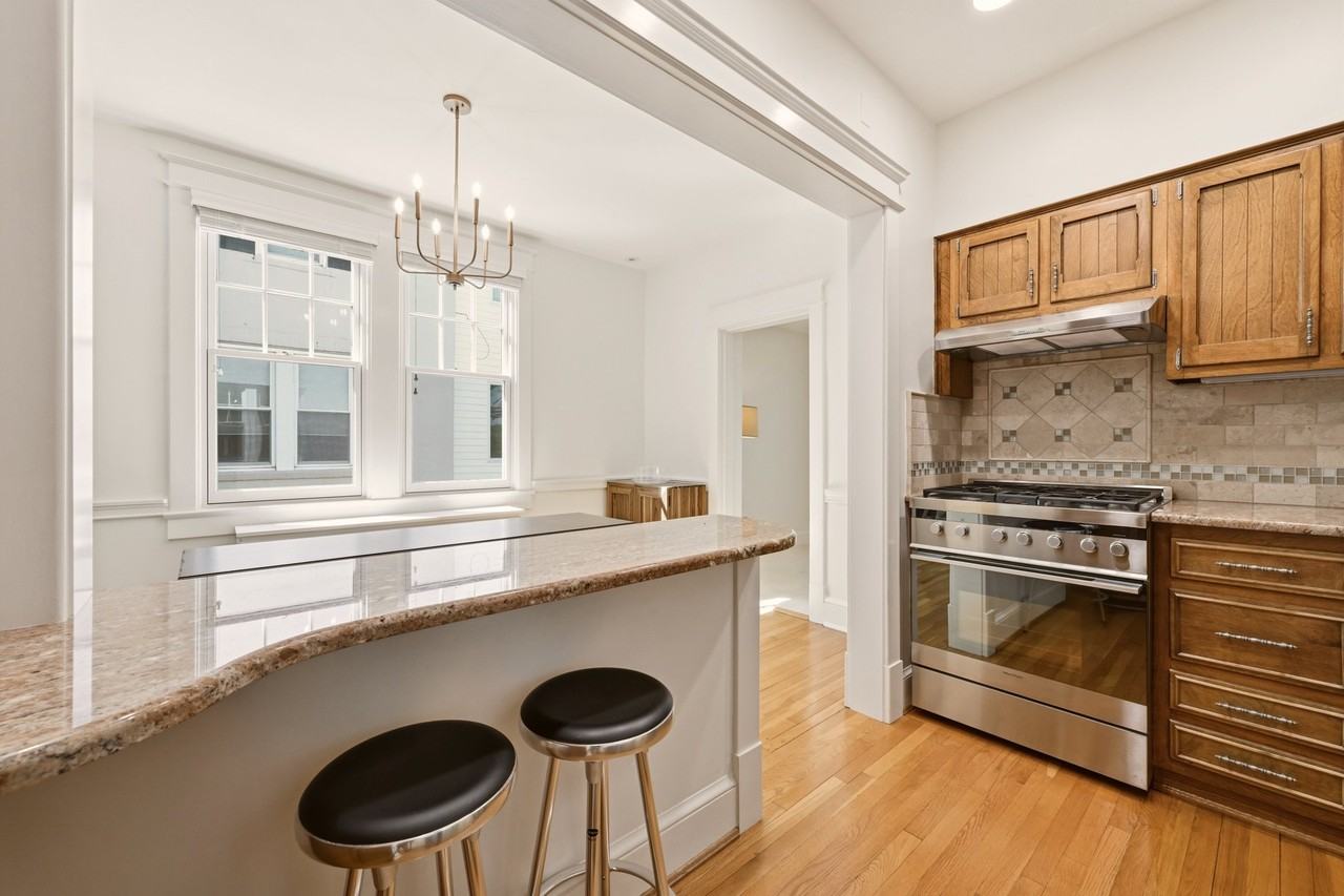 5168 Fulton St Nw - Photo 7 of 20