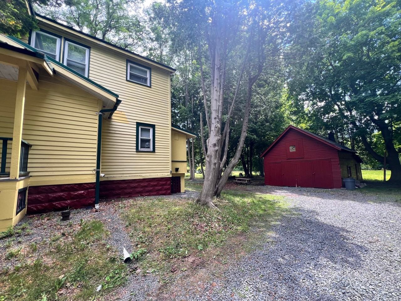 60 Kallen Ave - Photo 3 of 13