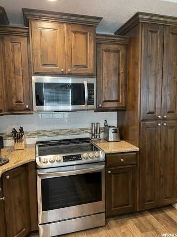 982 E St - Photo 7 of 31