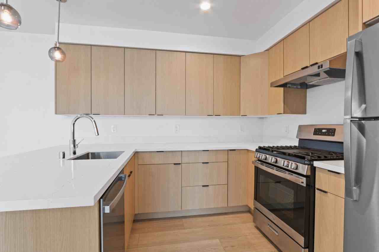 401 Washington - Photo 3 of 24