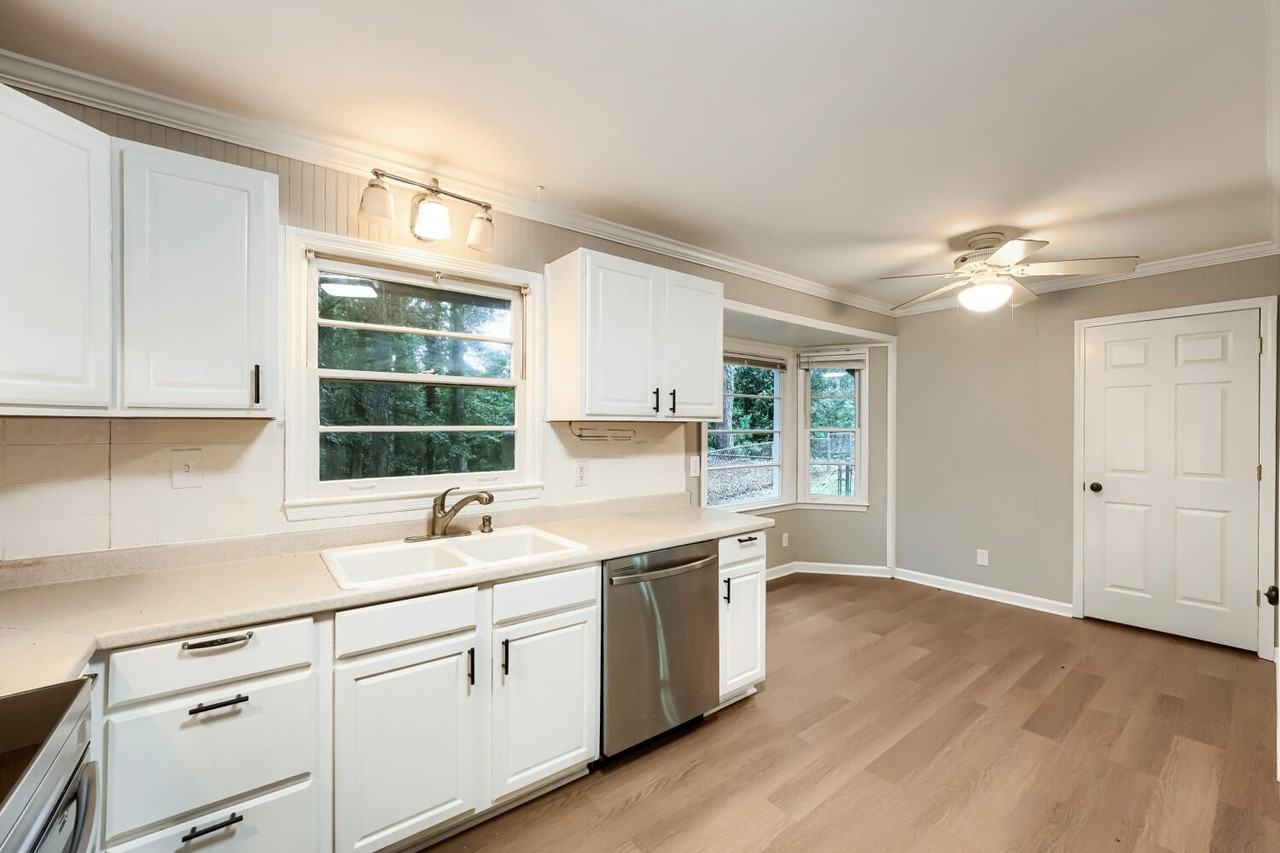 109 Hickory Ave - Photo 6 of 17