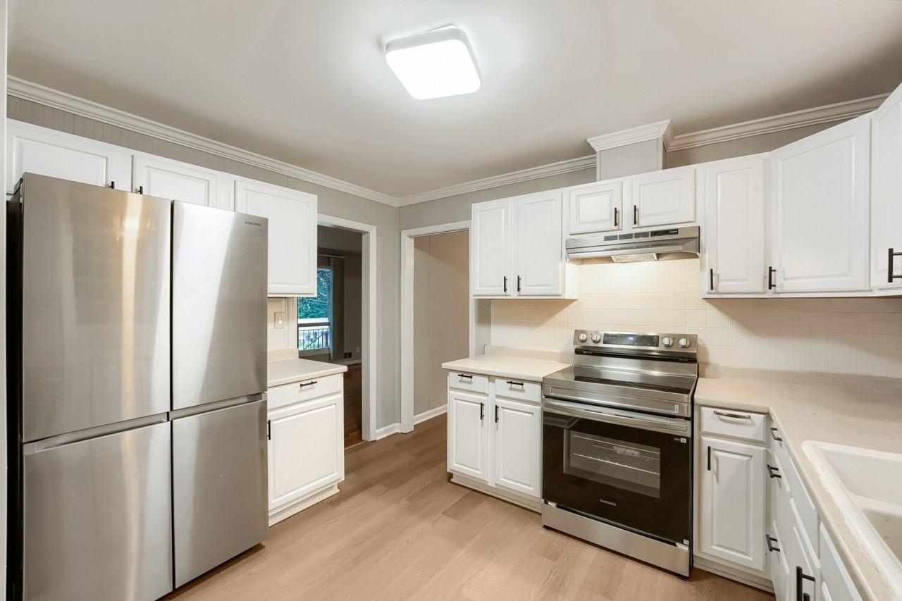 109 Hickory Ave - Photo 7 of 17