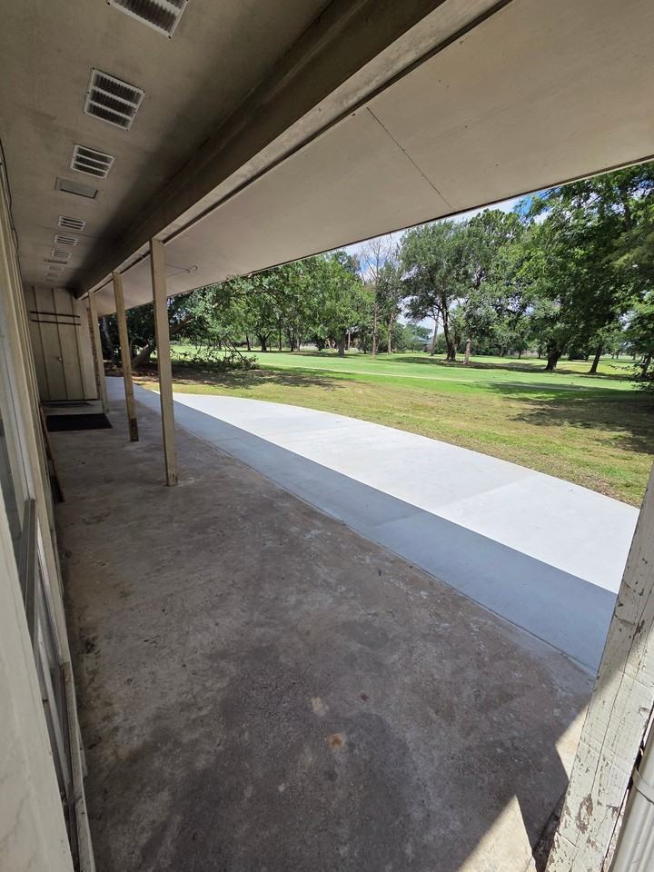 2702 Apple Creek Cir - Photo 2 of 24