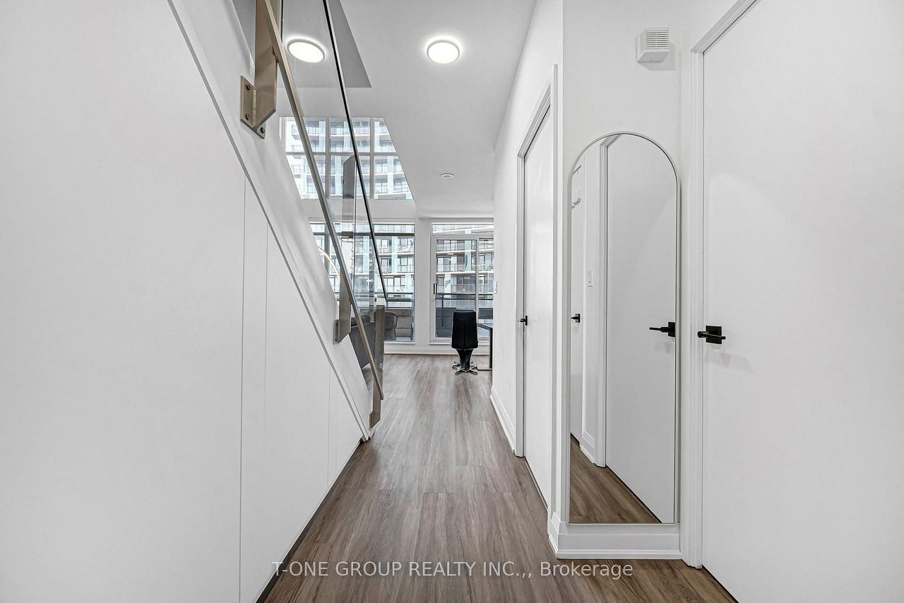 8 Telegram Mews - Photo 15