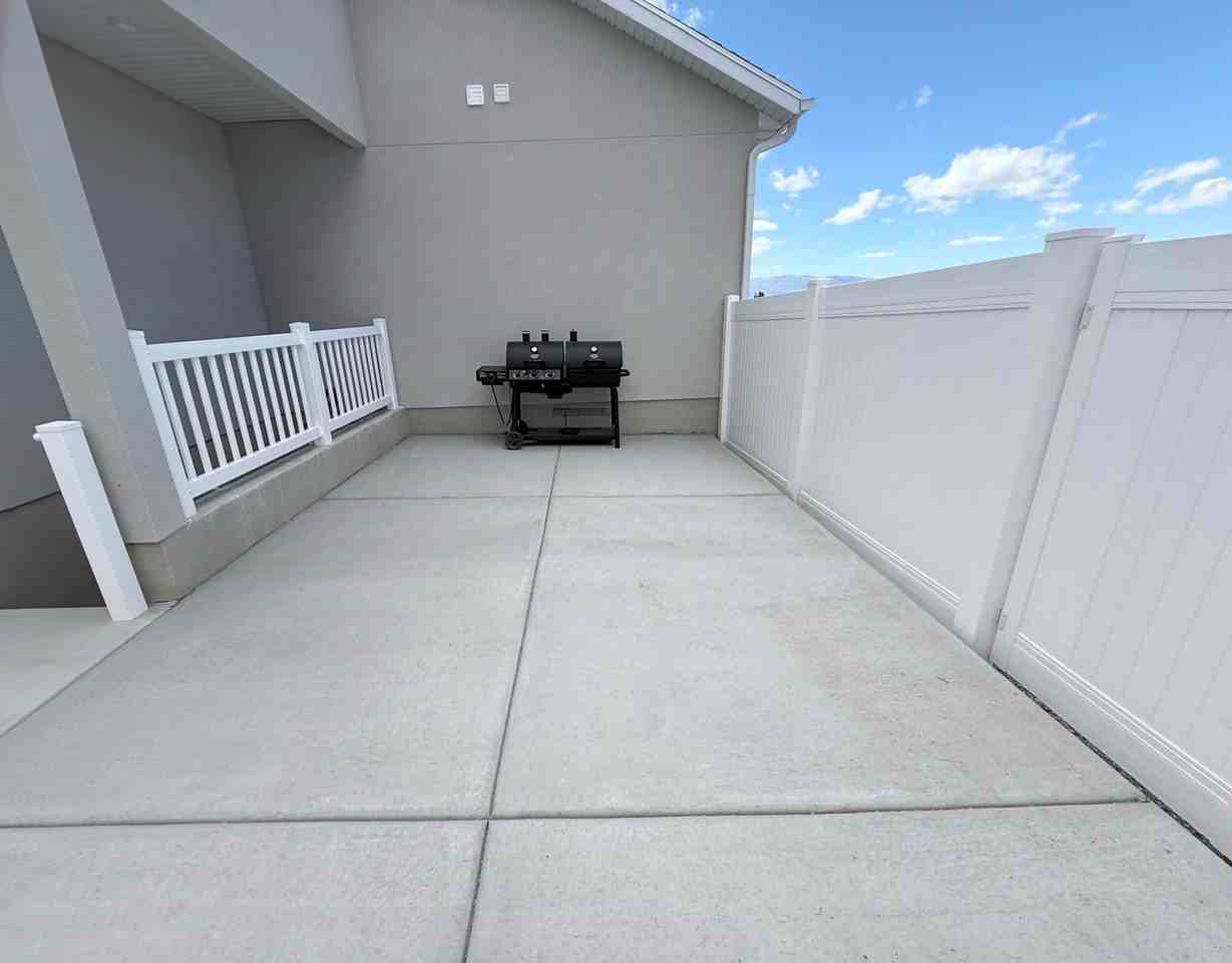 726 W Aly #2 - Photo 2 of 18
