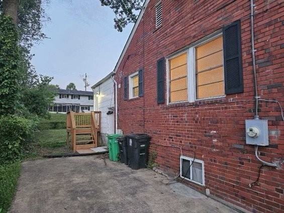 2305 Oxon Run Dr - Photo 2 of 10
