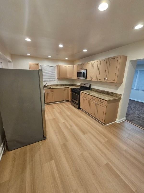 2305 Oxon Run Dr - Photo 3 of 10