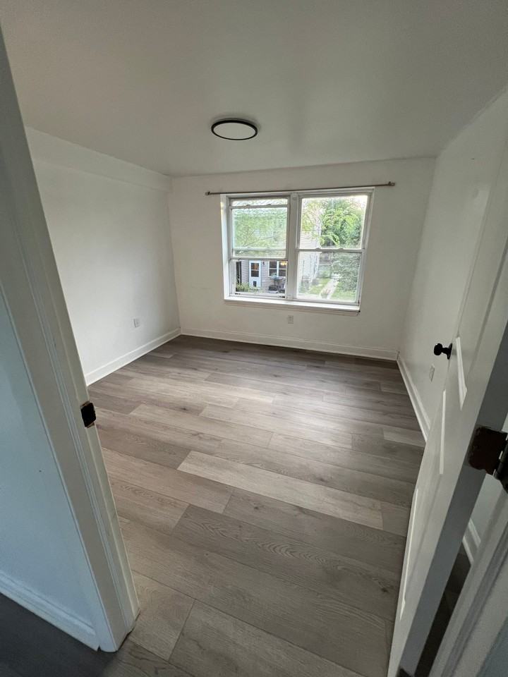 162 Lincoln St #2 - Photo 3 of 11