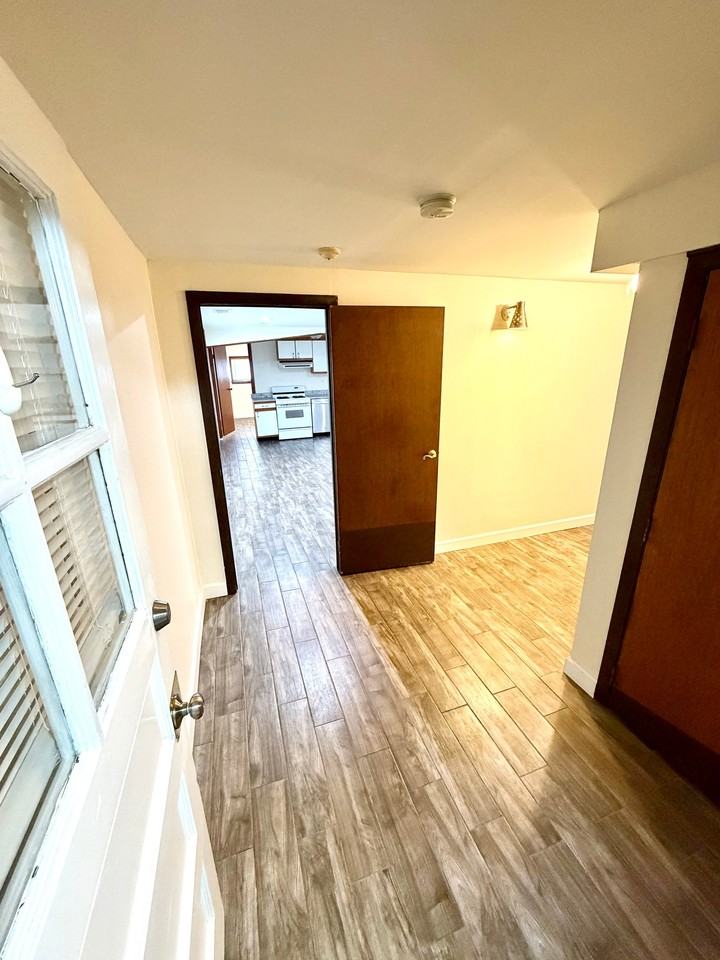 175 E Van Buren St #3 - Photo 2 of 8