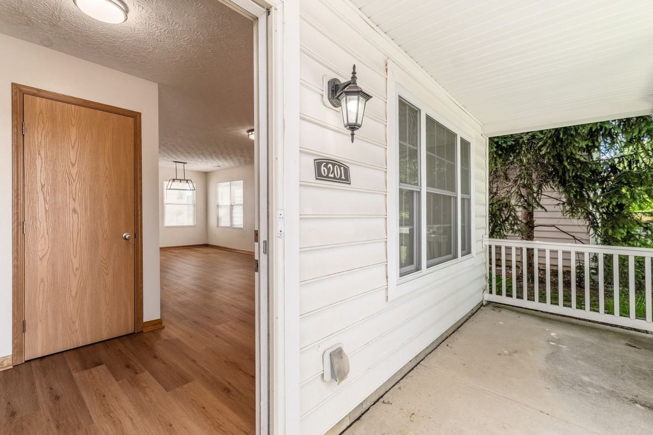 6201 Norway Glen Ave - Photo 5 of 35