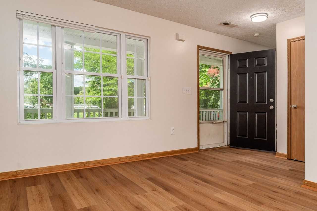 6201 Norway Glen Ave - Photo 6 of 35