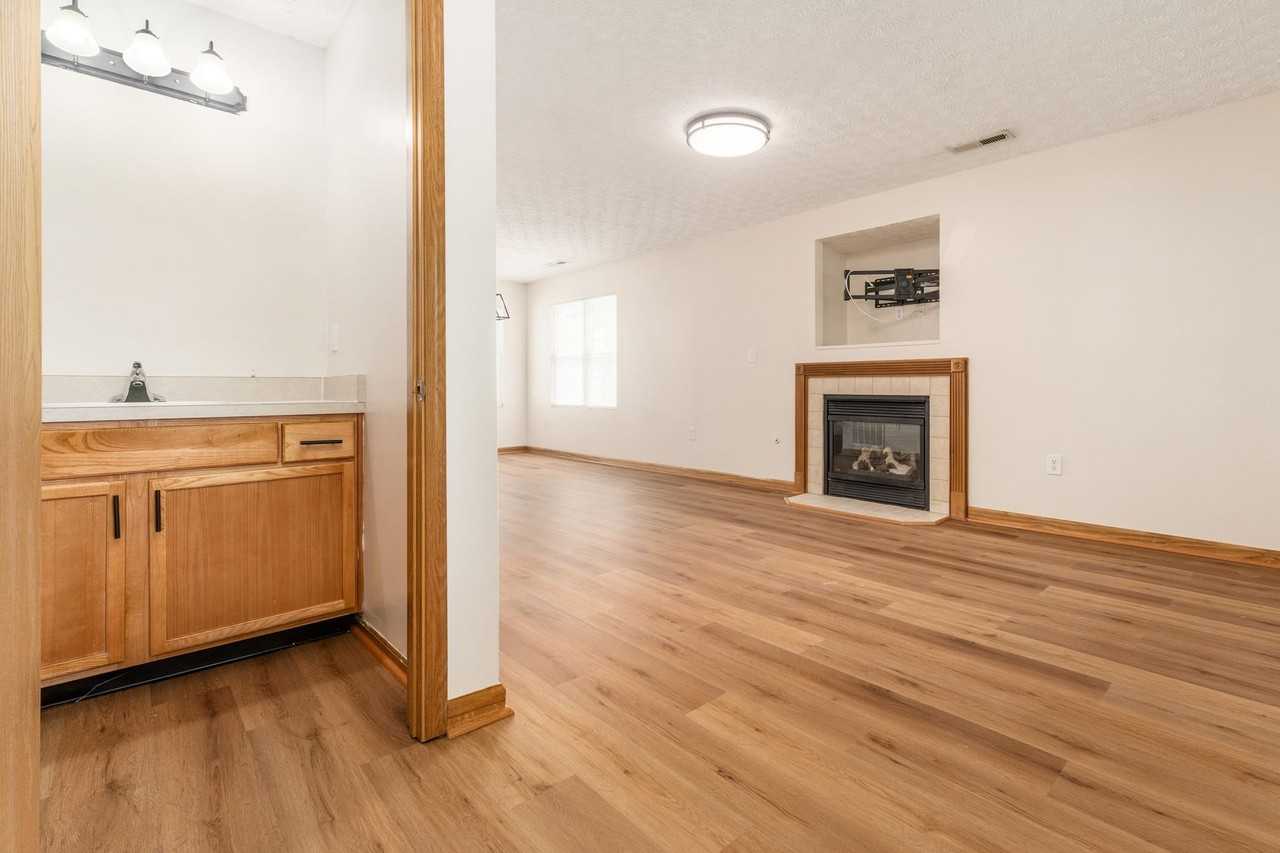 6201 Norway Glen Ave - Photo 7 of 35