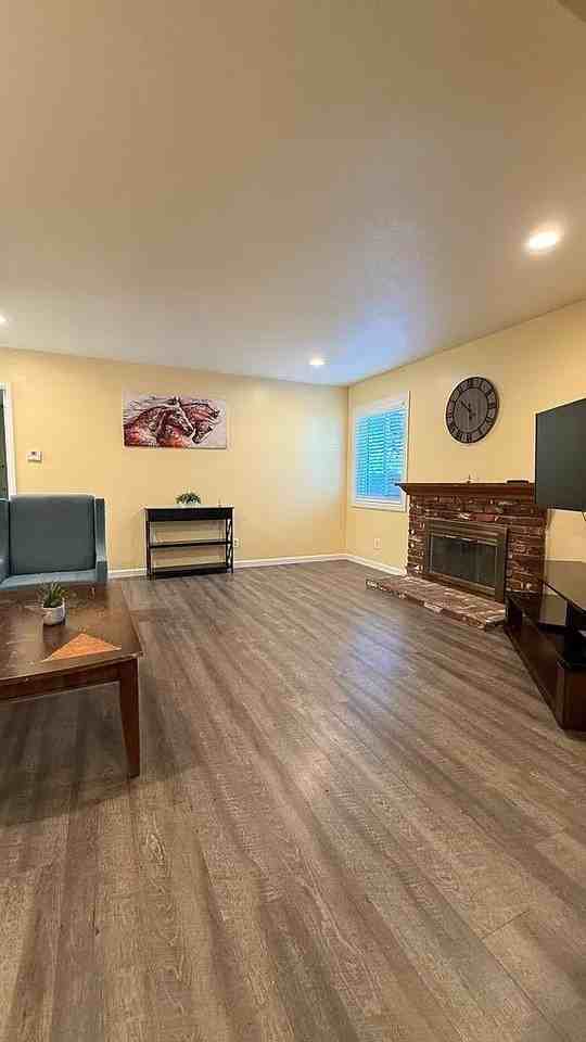 2002 E Haller St, Covina, Ca - Photo 3 of 10