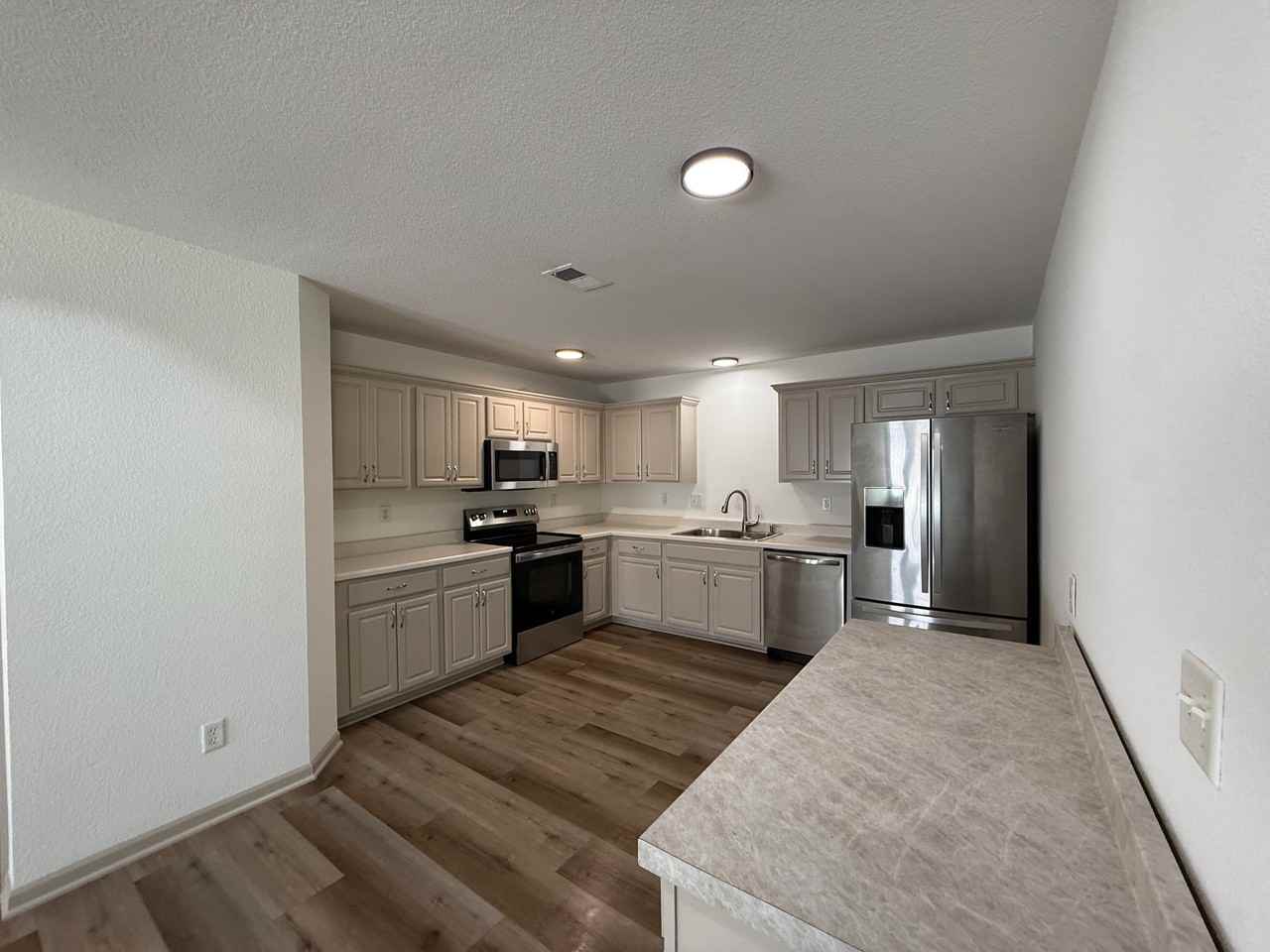 505 Jackson St - Photo 4 of 15