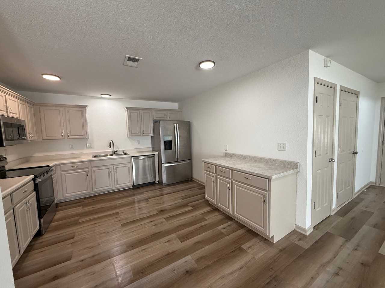 505 Jackson St - Photo 5 of 15