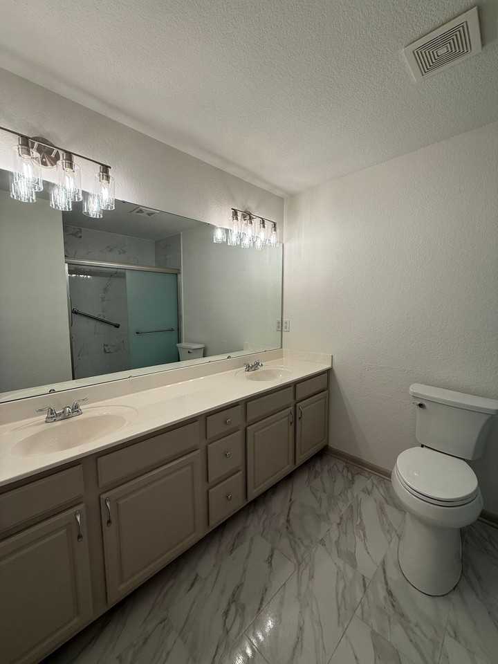 505 Jackson St - Photo 7 of 15