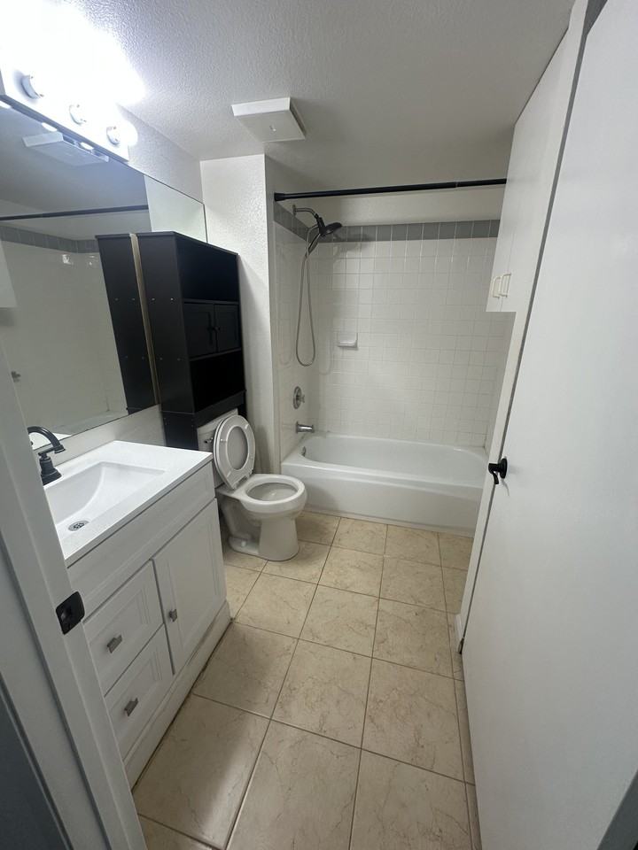 33 Waiaka Ln #104 - Photo 7 of 13