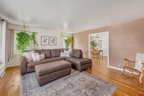 735 Howard St - Photo 3 of 8