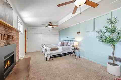 735 Howard St - Photo 4 of 8