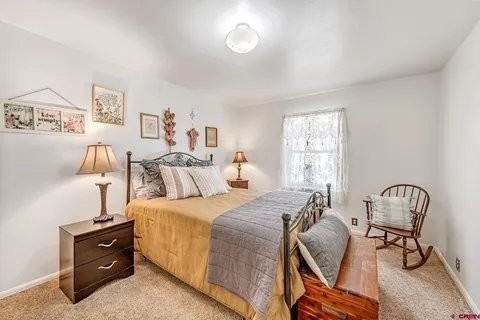 735 Howard St - Photo 6 of 8