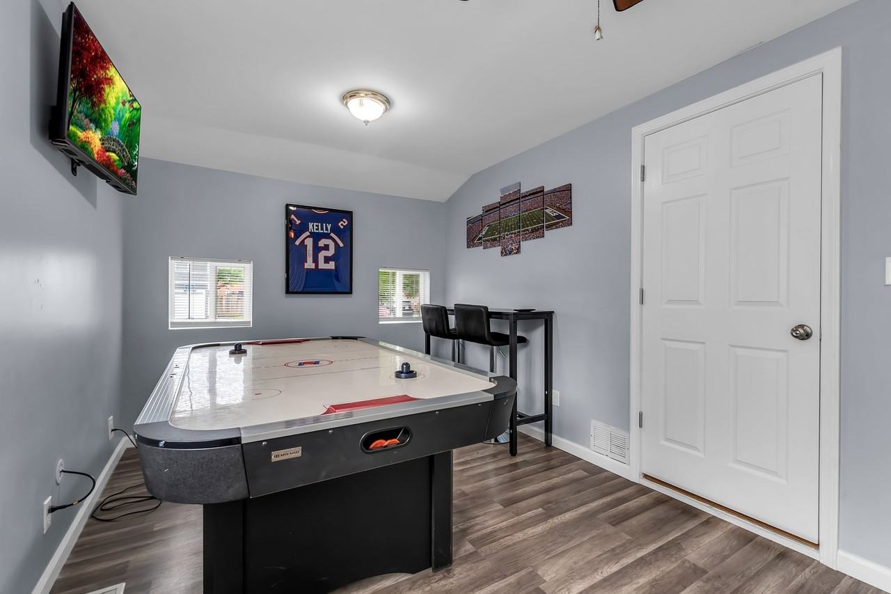 162 Southgate Rd - Photo 3 of 20