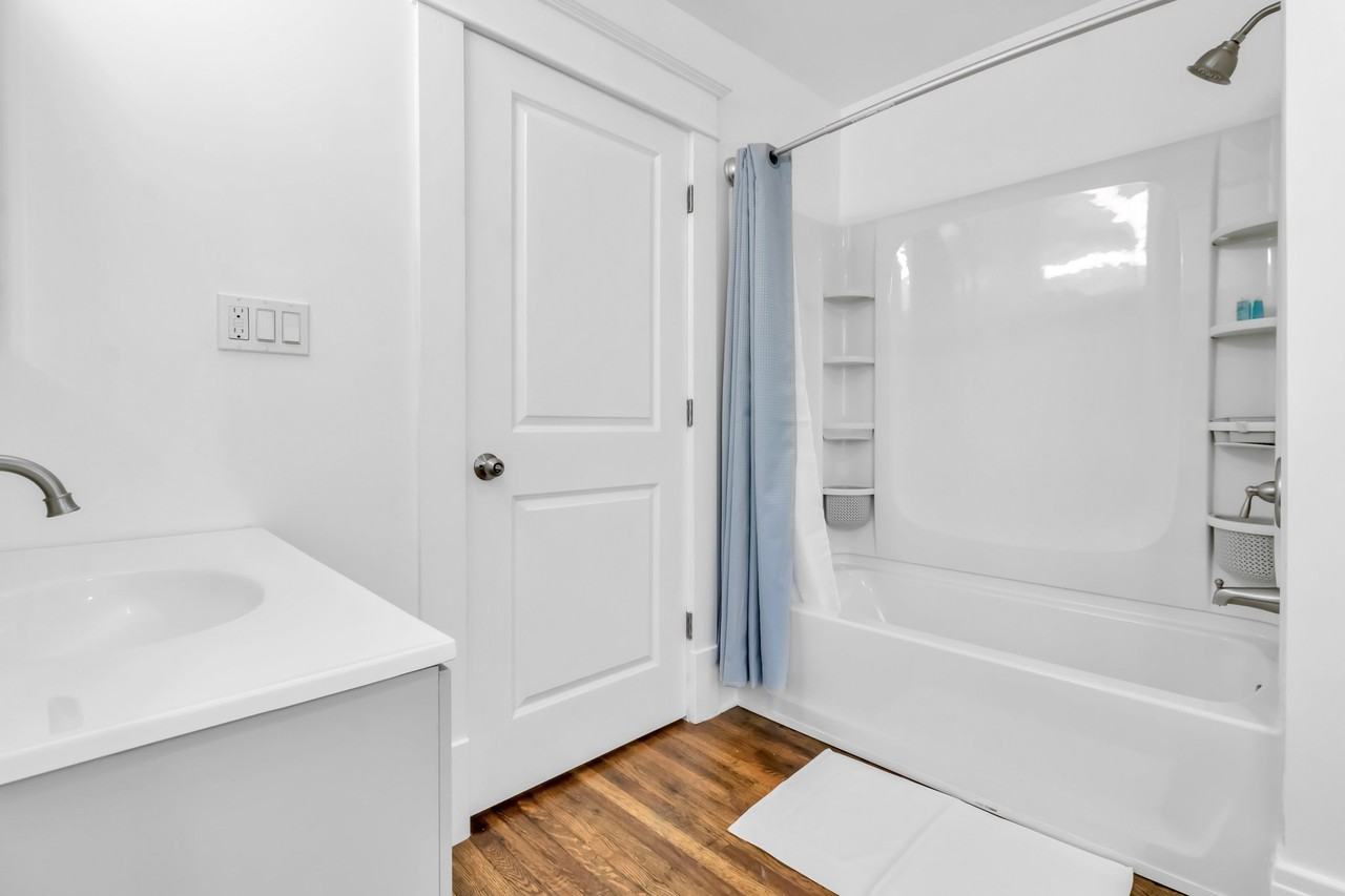 23 Norwalk Ave #2 - Photo 5 of 6