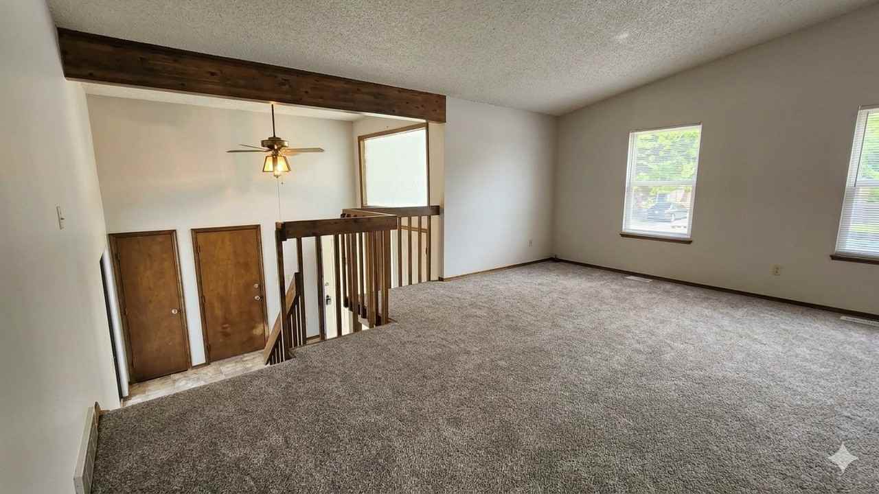5060 Horseshoe Bend St - Photo 4 of 20