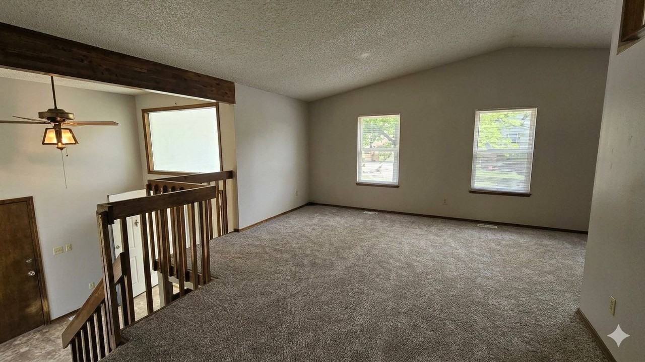 5060 Horseshoe Bend St - Photo 5 of 20