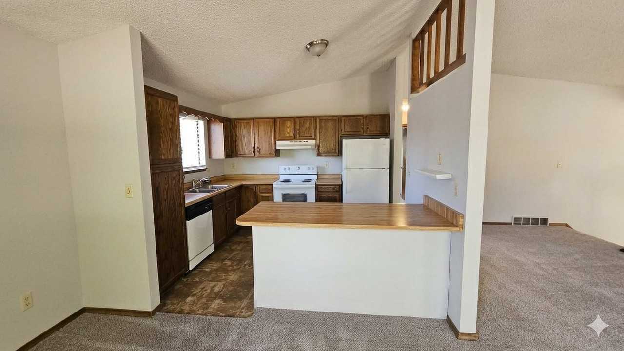 5060 Horseshoe Bend St - Photo 7 of 20